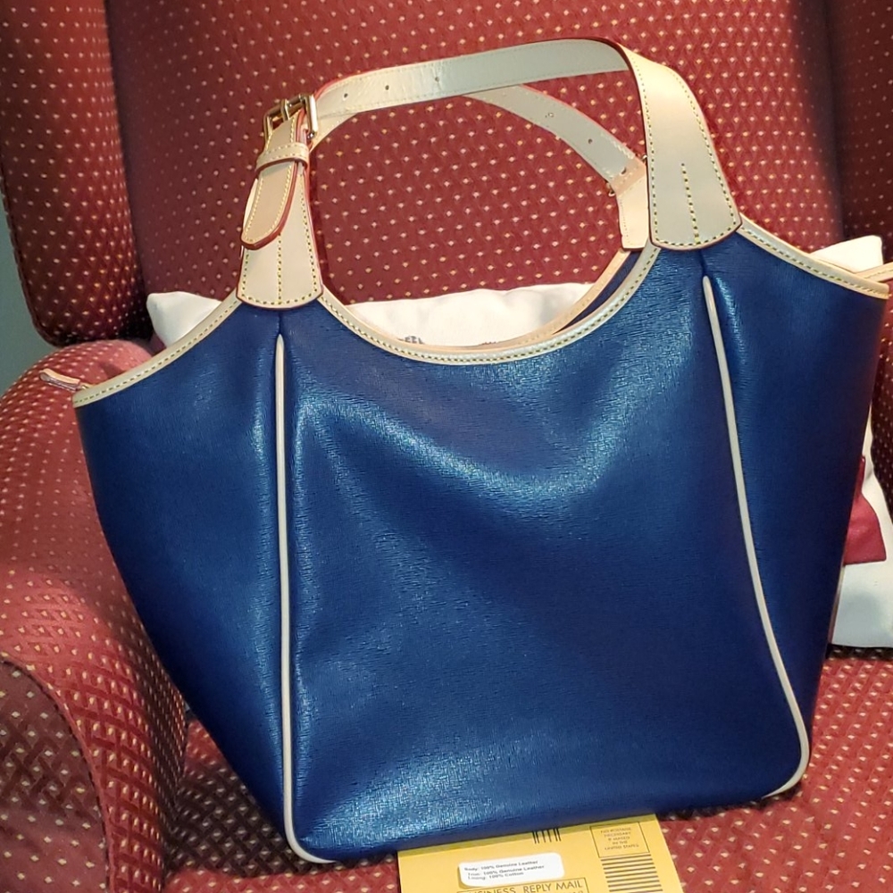 Dooney & bourke - Picture 2 of 6